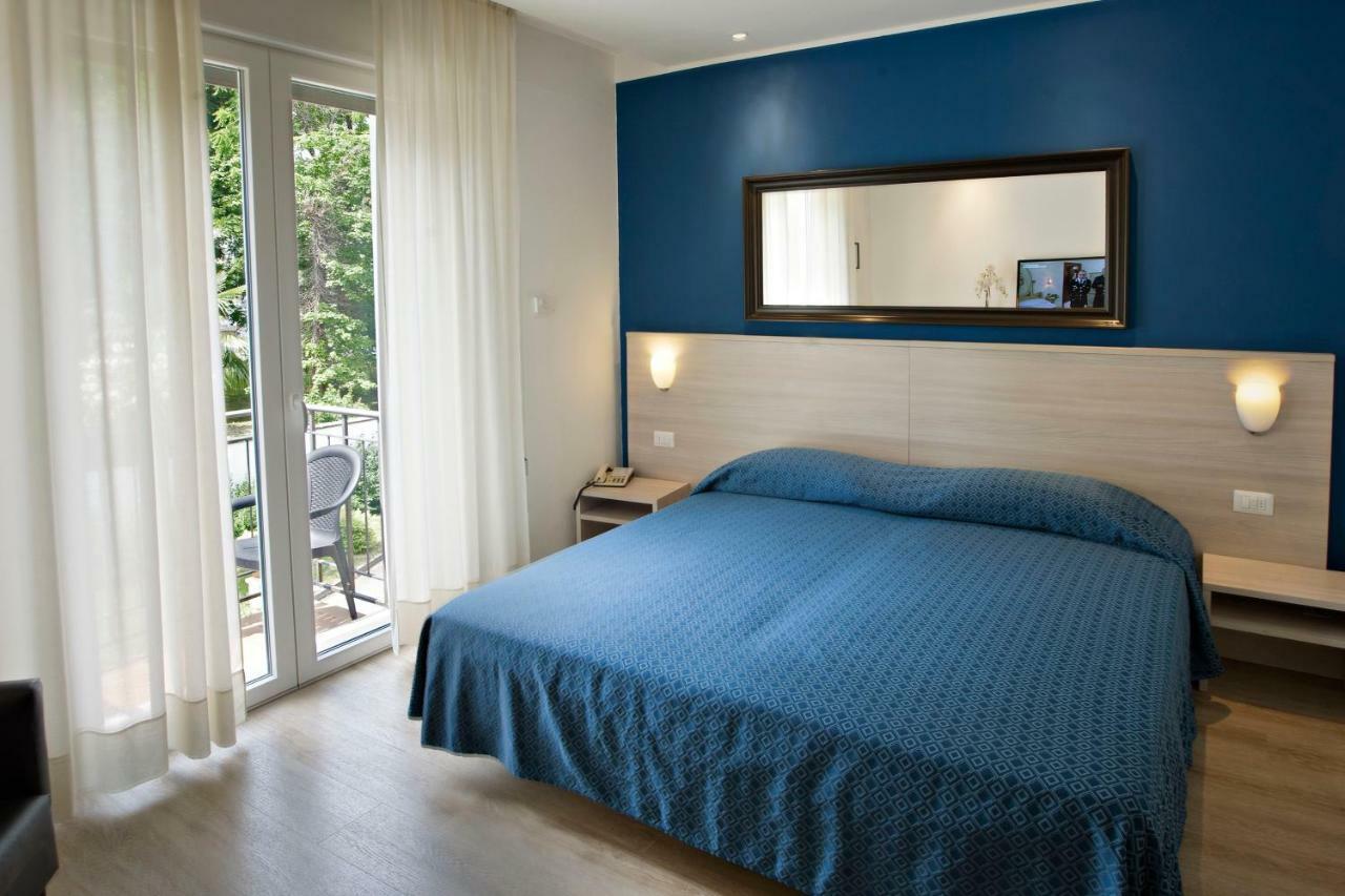 Hotel Garibaldi Padova Bagian luar foto