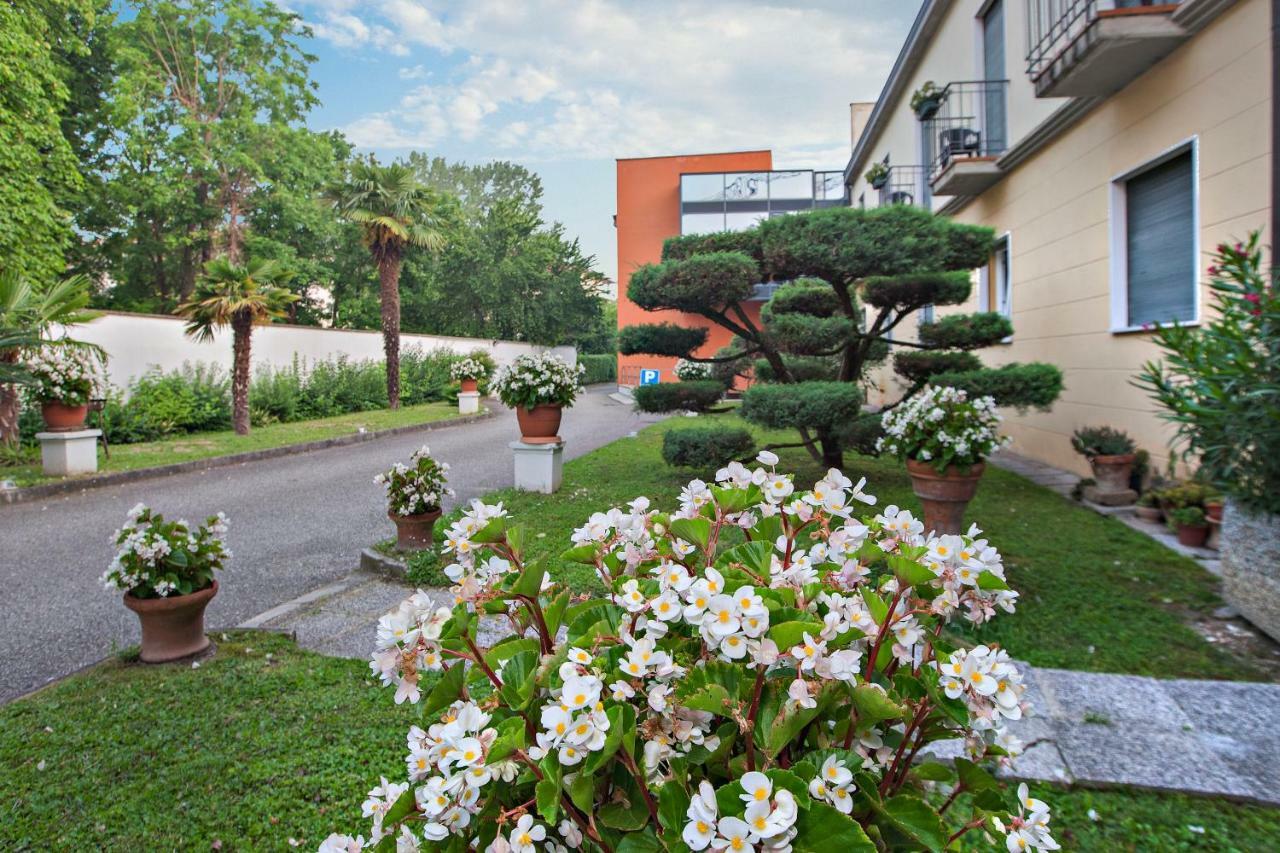 Hotel Garibaldi Padova Bagian luar foto