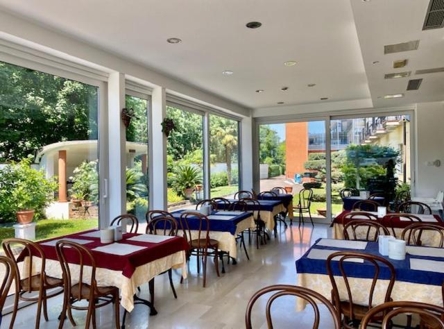 Hotel Garibaldi Padova Bagian luar foto