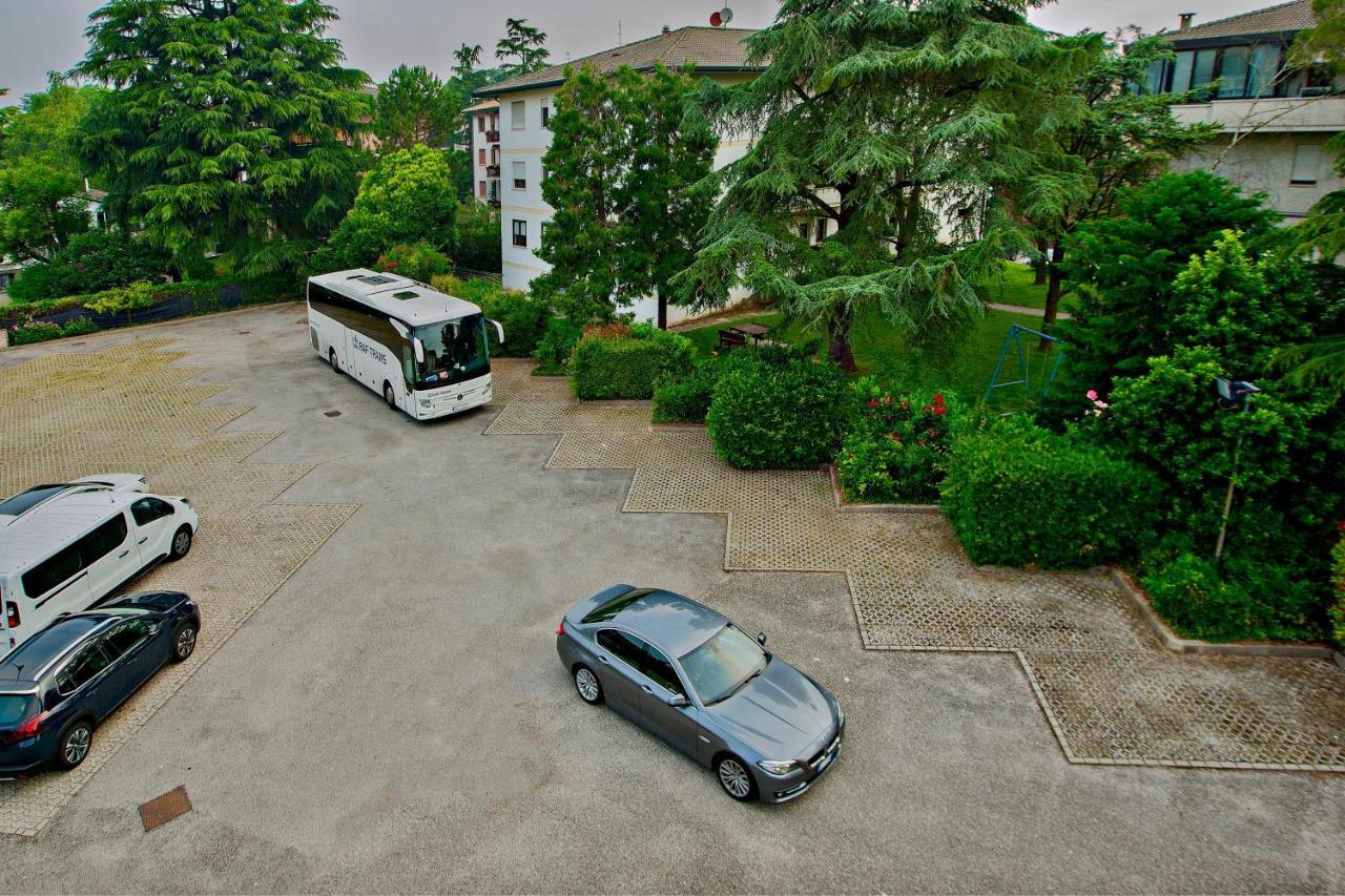 Hotel Garibaldi Padova Bagian luar foto